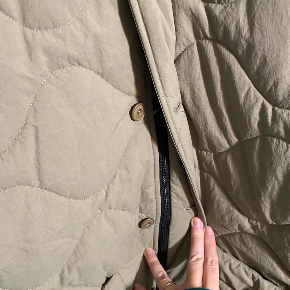 Closed quilted jacket - Picture 5 of 9